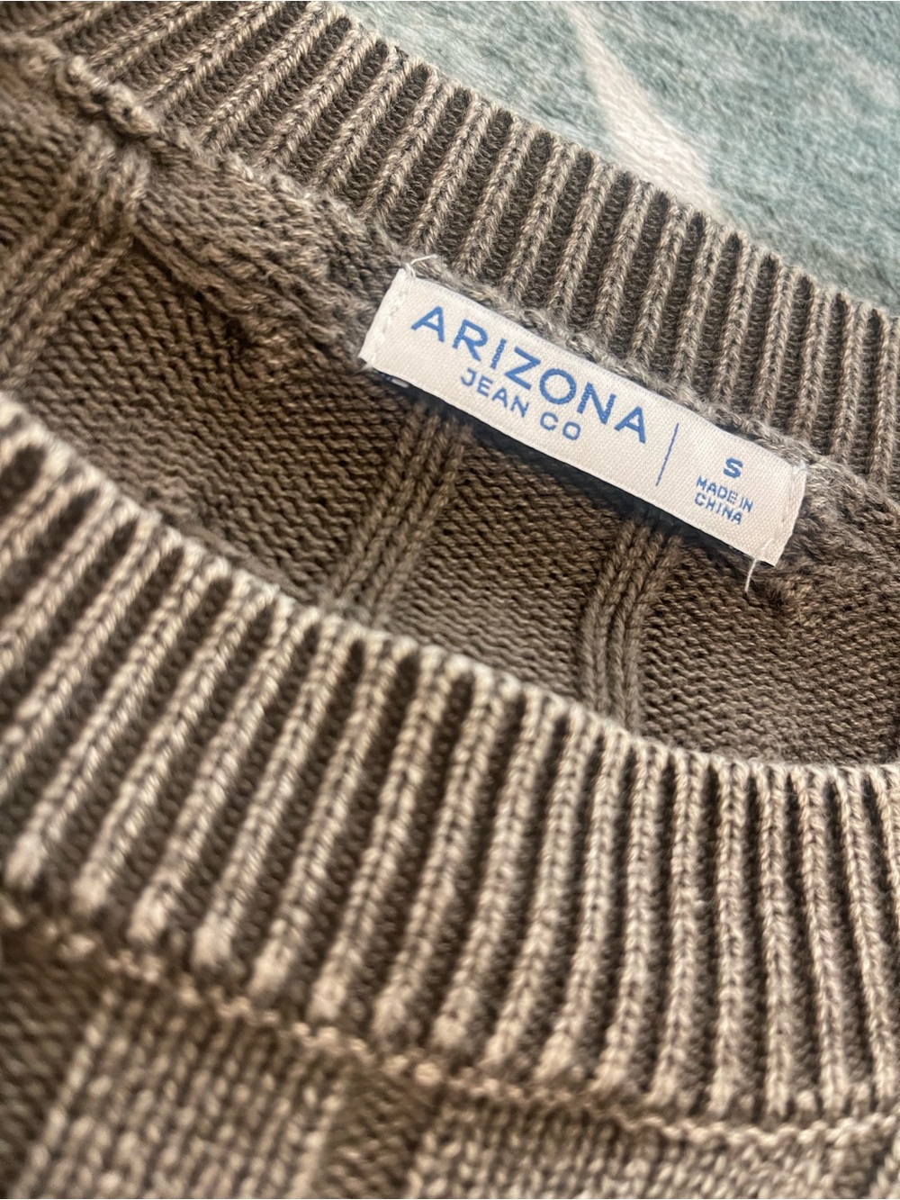 Arizona Jean Company Olive Green Cable Knit Cropped Sweater - Picture 4 of 4